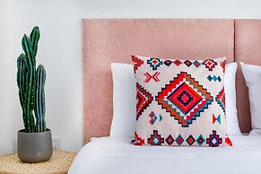 Vibrant Achziv Apartment