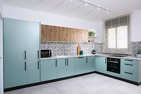 Vibrant Achziv Apartment