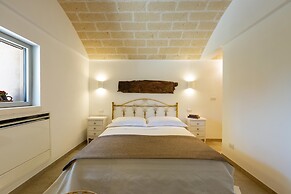 2220 Trulli Biancapetra by Perle di Puglia