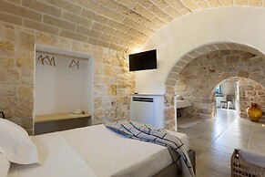 2220 Trulli Biancapetra by Perle di Puglia