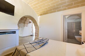 2220 Trulli Biancapetra by Perle di Puglia