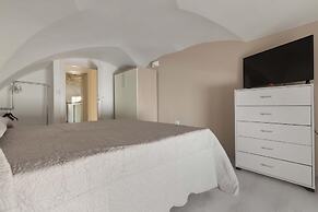 2252 Suite 79 by Barbarhouse