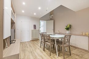 2252 Suite 79 by Barbarhouse