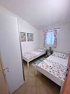 A1- apt With Terrace, Just 3 min Walk to the Beach