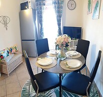 A1- apt With Terrace, Just 3 min Walk to the Beach