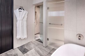 DoubleTree by Hilton Auckland Karaka