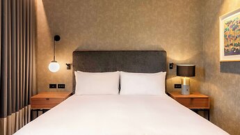 Hilton Woking