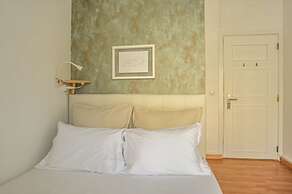 My Fair Lisbon -modern flat with elevator in central Lisbon