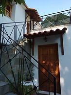 Traditional Villa, Stunning Surroundings