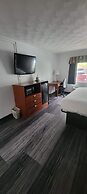 The Royal Inn & Suites
