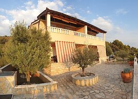 A2 - apt w. Terrace, Just 3 min Walk to the Beach