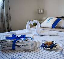 A2 - apt w. Terrace, Just 3 min Walk to the Beach