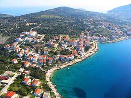 A2 - apt w. Terrace, Just 3 min Walk to the Beach