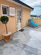 A2 - apt w. Terrace, Just 3 min Walk to the Beach