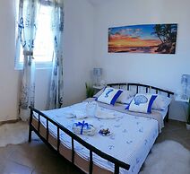 A2 - apt w. Terrace, Just 3 min Walk to the Beach
