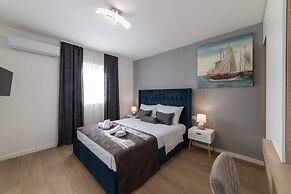 New Luxury Modern Four-bedroom Villa With Pool