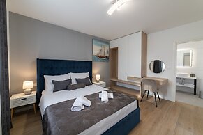 New Luxury Modern Four-bedroom Villa With Pool