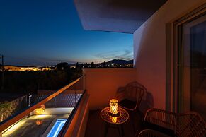 New Luxury Modern Four-bedroom Villa With Pool