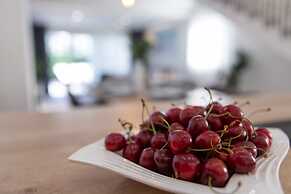 New Luxury Modern Four-bedroom Villa With Pool