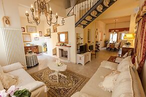 Villa Sassina by Mmega