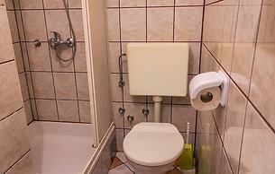 Comfy Little Couple Apartment a3