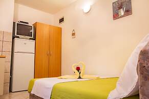 Comfy Little Couple Apartment a3