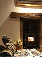 Village Period Cottage Next to a Idyllic Stream