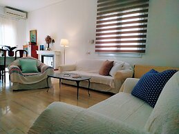 Charming 2-bed Vacation House in Lagonisi Attikis