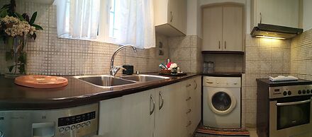 Charming 2-bed Vacation House in Lagonisi Attikis