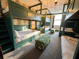 Bullseye Bunk House by Sasco