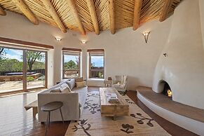 Ranchitos - Private Luxury Home With Swimming Pool