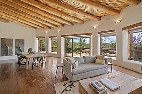 Ranchitos - Private Luxury Home With Swimming Pool