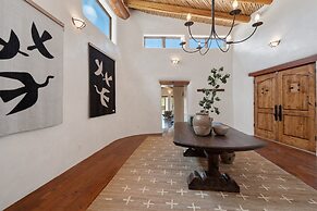 Ranchitos - Private Luxury Home With Swimming Pool