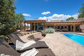 Ranchitos - Private Luxury Home With Swimming Pool