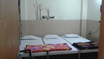 Goroomgo swastik Guest House Varanasi
