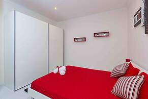 Sea View 2 Bed Apartment Close to Beach Hpi6768