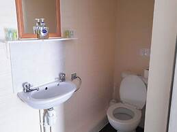 Irvine Riverside Guesthouse