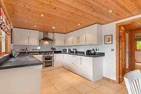 Lodge 5 Longbury - Luxury Lodge Woodland Views Restaurant and Spa Faci