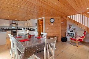 Lodge 5 Longbury - Luxury Lodge Woodland Views Restaurant and Spa Faci