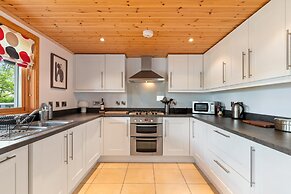 Lodge 5 Longbury - Luxury Lodge Woodland Views Restaurant and Spa Faci