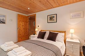 Lodge 5 Longbury - Luxury Lodge Woodland Views Restaurant and Spa Faci