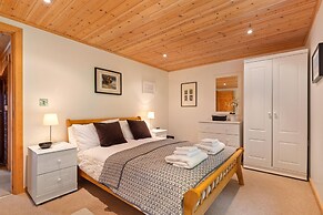 Lodge 5 Longbury - Luxury Lodge Woodland Views Restaurant and Spa Faci