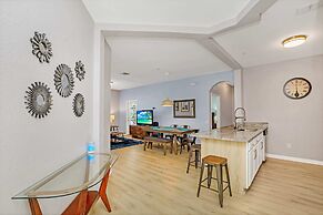 Luxurious 3BD Home Close to Convention Center and Themed Parks! #3vc20