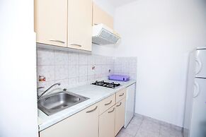 Captivating 2-bed Apartment in Podstrana