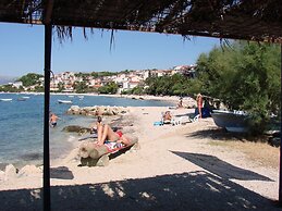 Captivating 2-bed Apartment in Podstrana