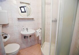 Captivating 2-bed Apartment in Podstrana