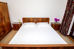 Captivating 2-bed Apartment in Podstrana