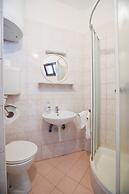 Captivating 2-bed Apartment in Podstrana