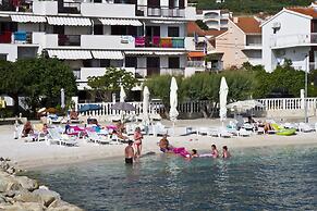 Captivating 1-bed Apartment in Podstrana