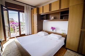 Captivating 1-bed Apartment in Podstrana